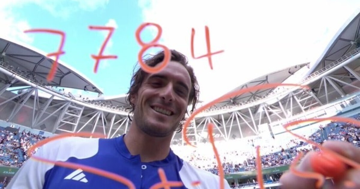 Греческий теннисист делится интересными цифрами после победы