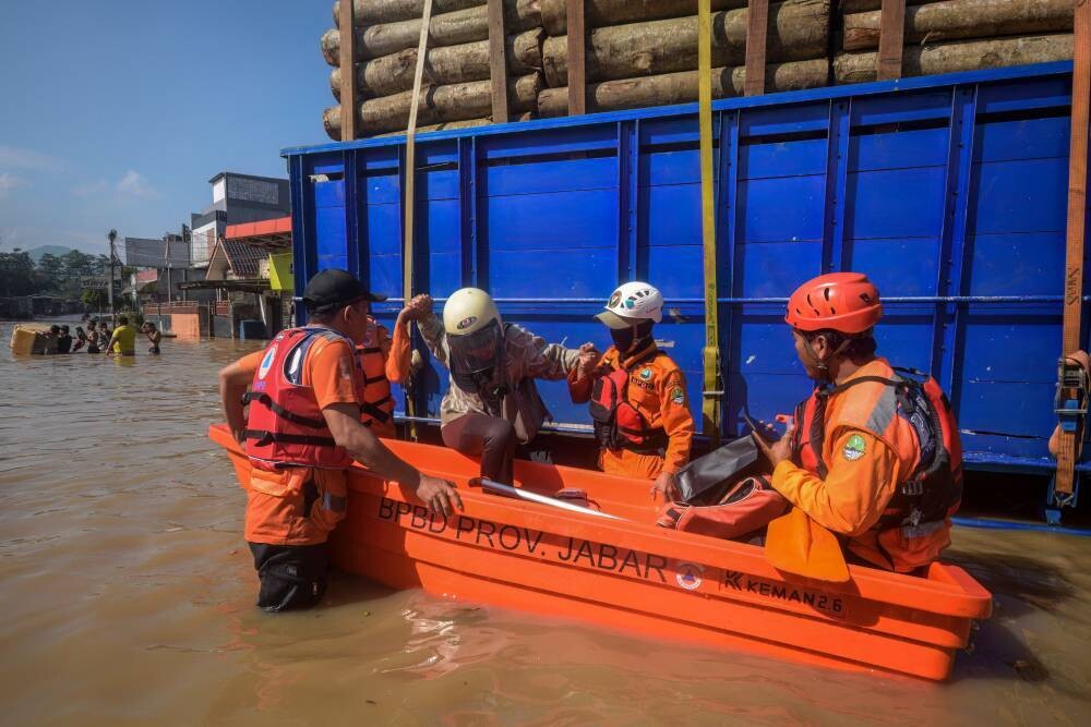 Athens schools close due to storm