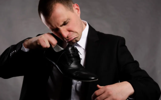 Greek Man Arrested for Odd Shoe Sniffing Habit