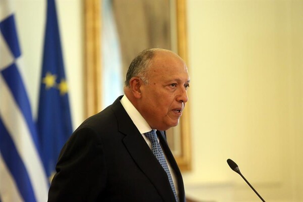 Египет призывает Израиль открыть пограничные переходы для доставки гуманитарной помощи в сектор Газа