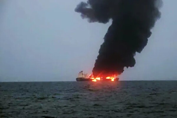 Пожар на греческом судне продолжается с конца августа