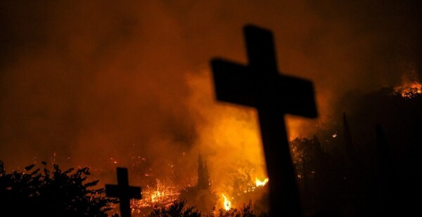 Греция борется с разрушительными лесными пожарами по всей стране