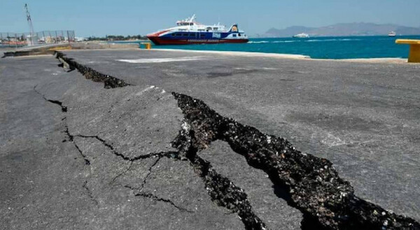 Greek Authorities Advise School Closure in Santorini