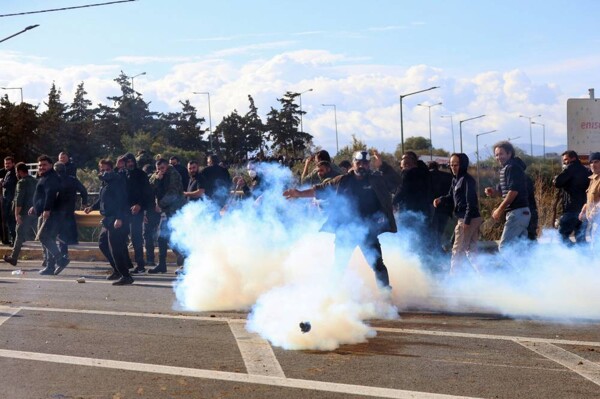 Clashes between farmers and police on Crete